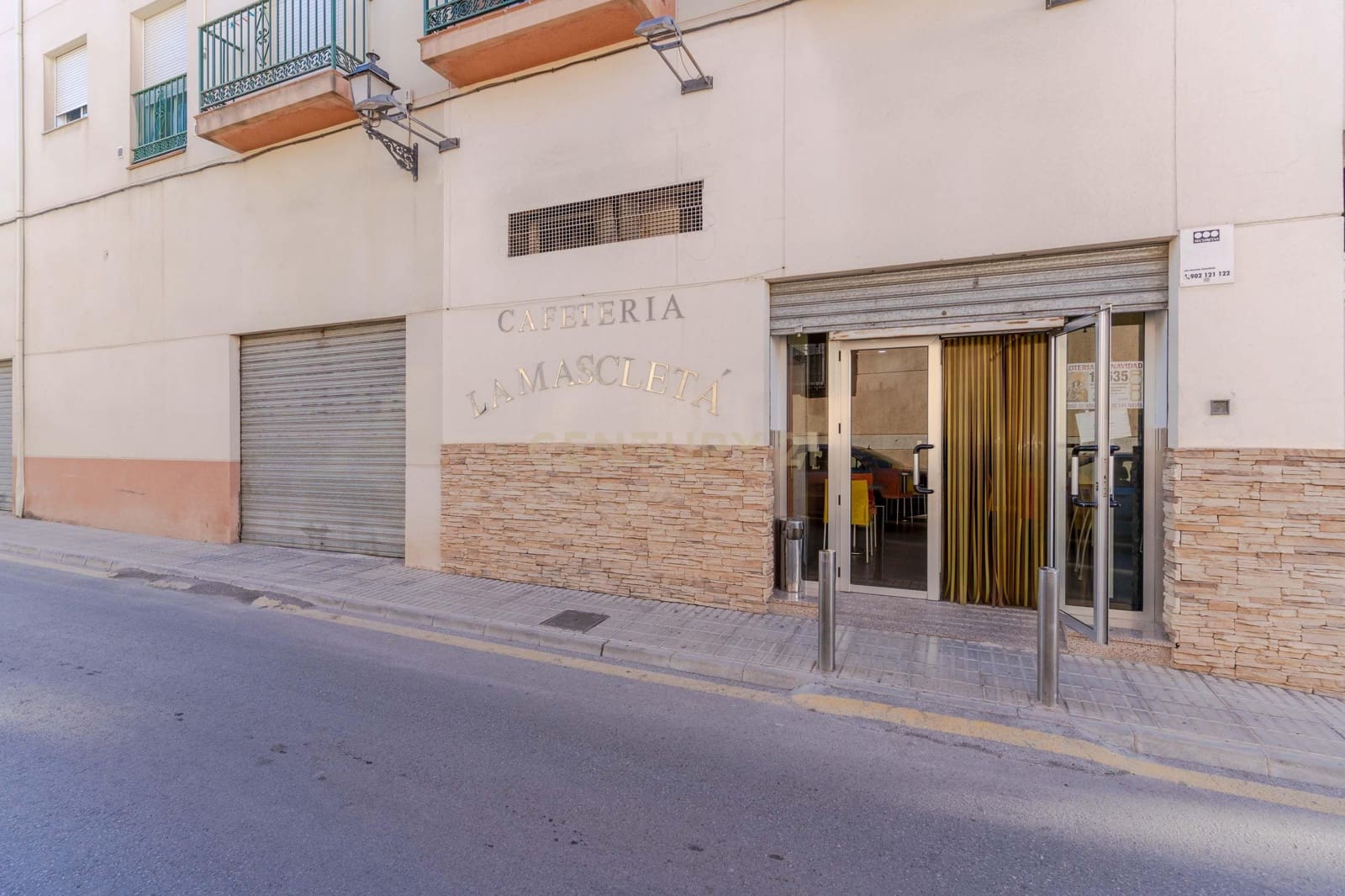 Commercial for sale in Las Gabias - € 99,900 (Ref: 9289822)