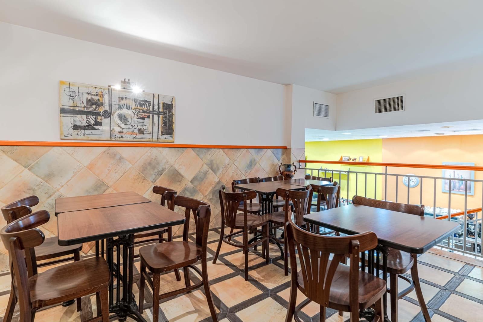 Commercial for sale in Las Gabias - € 99,900 (Ref: 9289822)