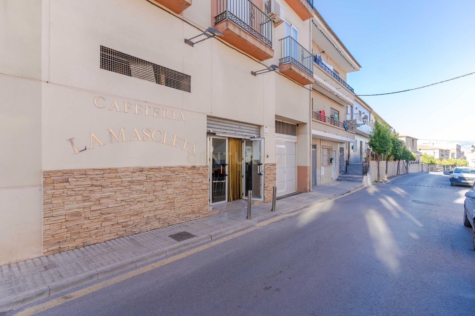 Commercial for sale in Las Gabias - € 99,900 (Ref: 9289822)
