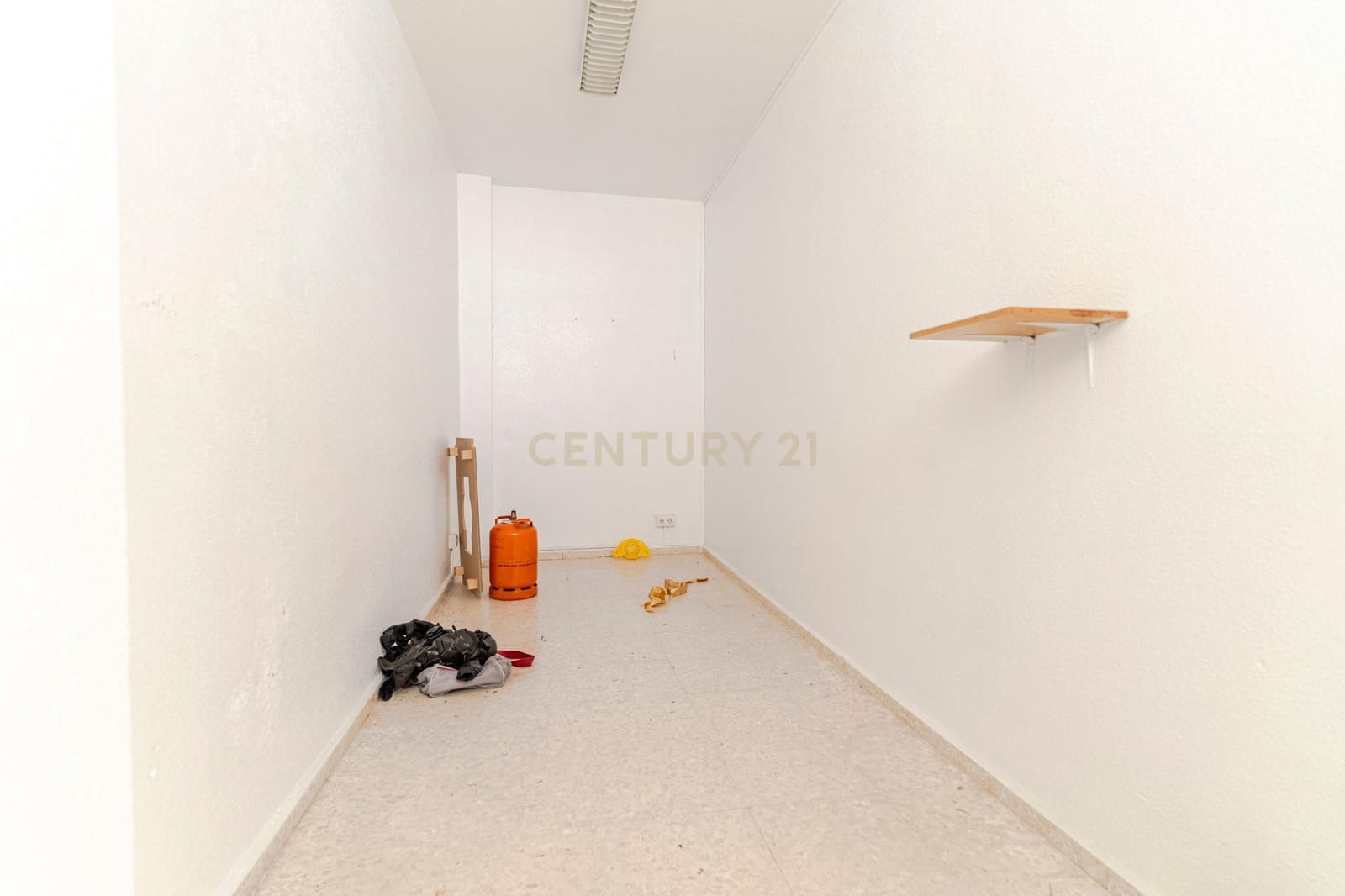 Commercieel te koop in Pinos Puente - € 89.000 (Ref: 9289823)