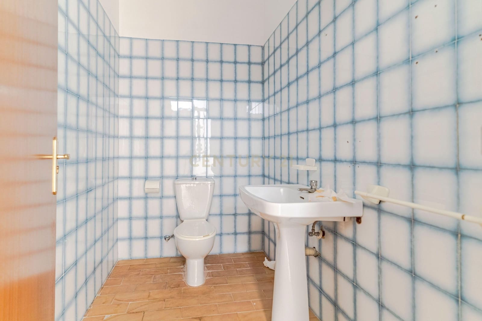 Commercieel te koop in Pinos Puente - € 89.000 (Ref: 9289823)