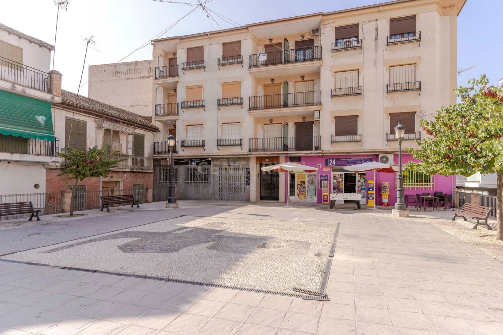 Commercieel te koop in Pinos Puente - € 89.000 (Ref: 9289823)