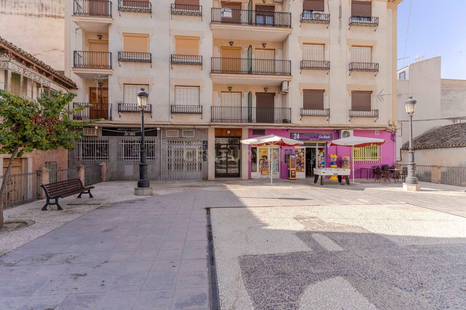 Commercieel te koop in Pinos Puente - € 89.000 (Ref: 9289823)