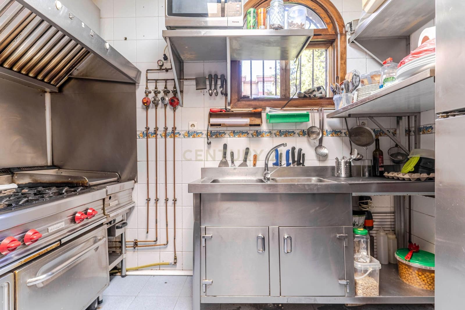 Comercial para venda em Pinos Puente - 445 000 € (Ref: 9289825)