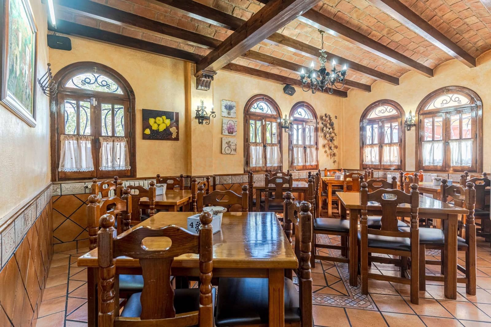 Comercial para venda em Pinos Puente - 445 000 € (Ref: 9289825)