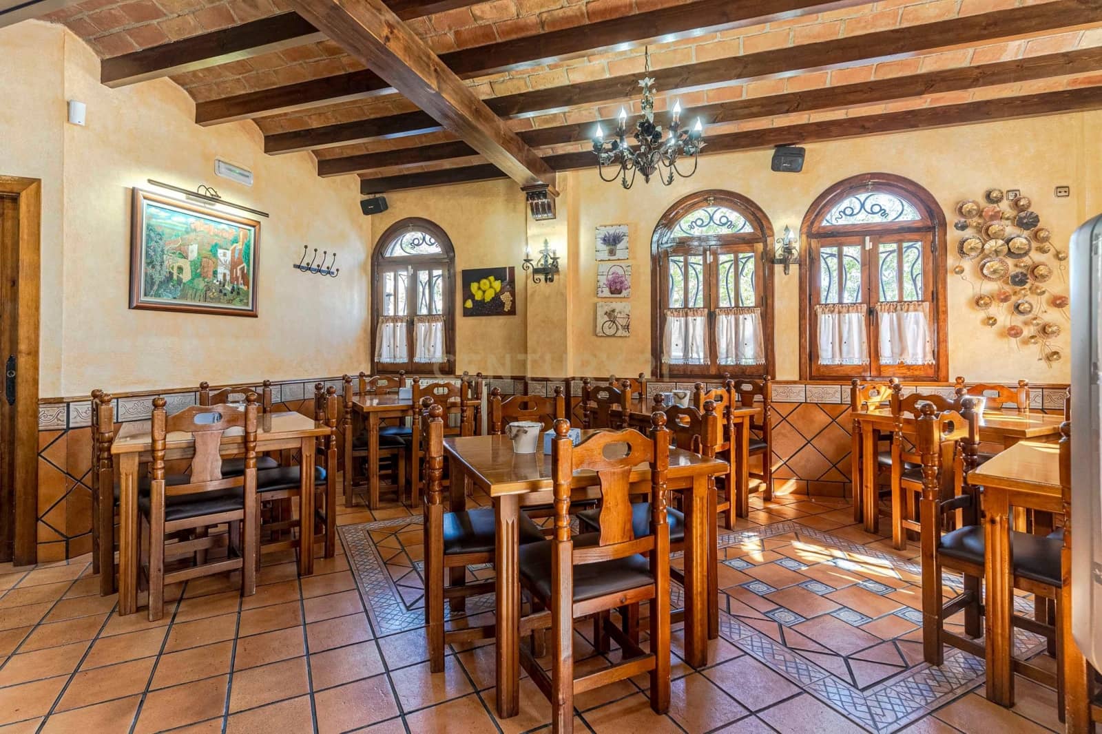 Comercial para venda em Pinos Puente - 445 000 € (Ref: 9289825)