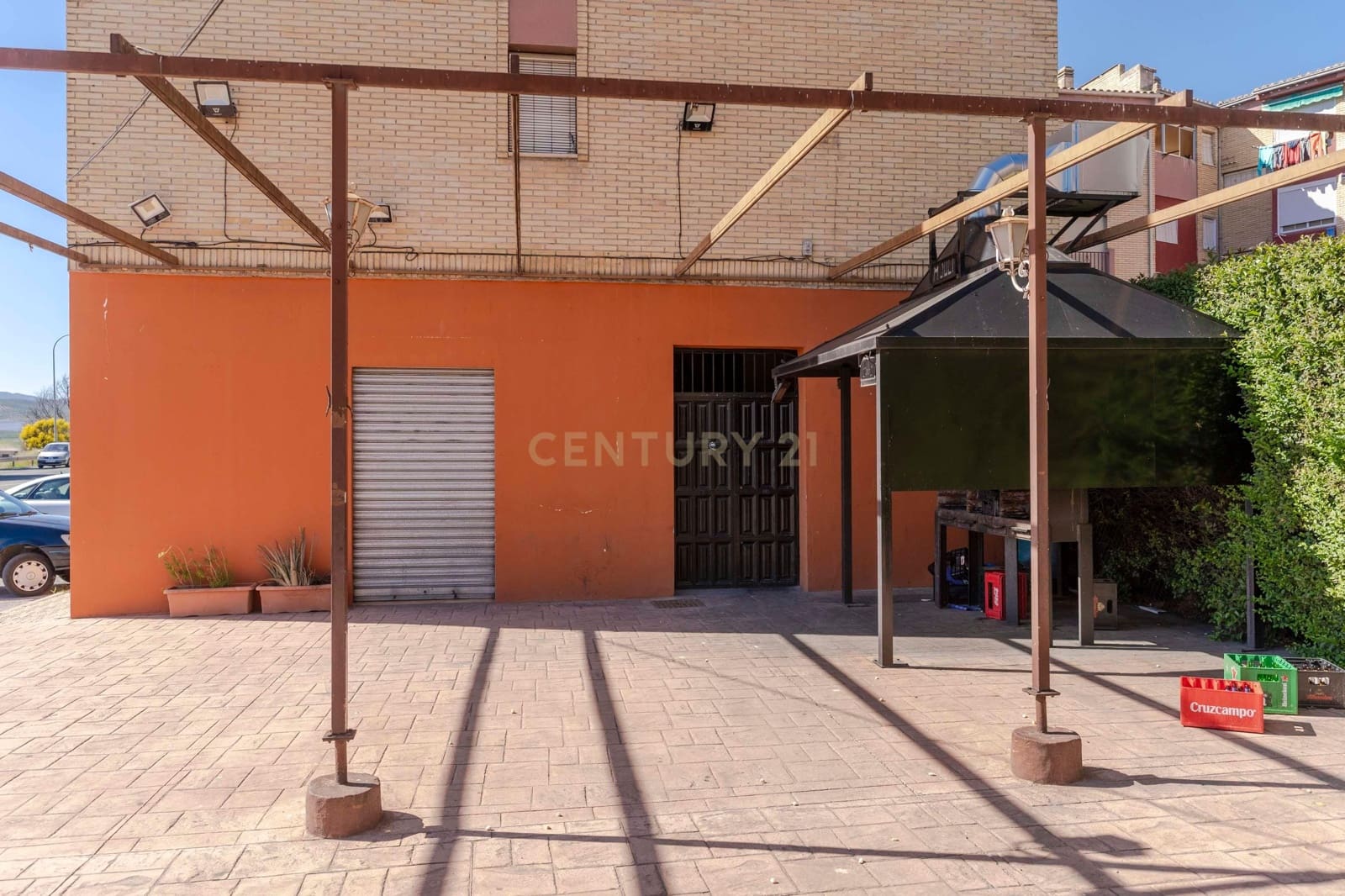 Comercial para venda em Pinos Puente - 445 000 € (Ref: 9289825)