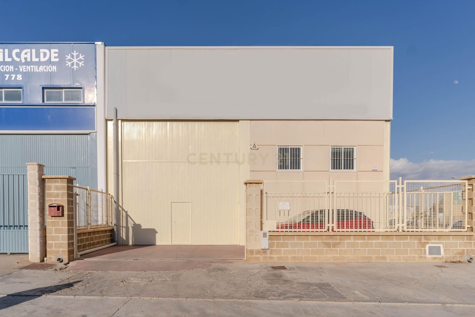 Commercial for sale in Almeria city - € 725,000 (Ref: 9289827)