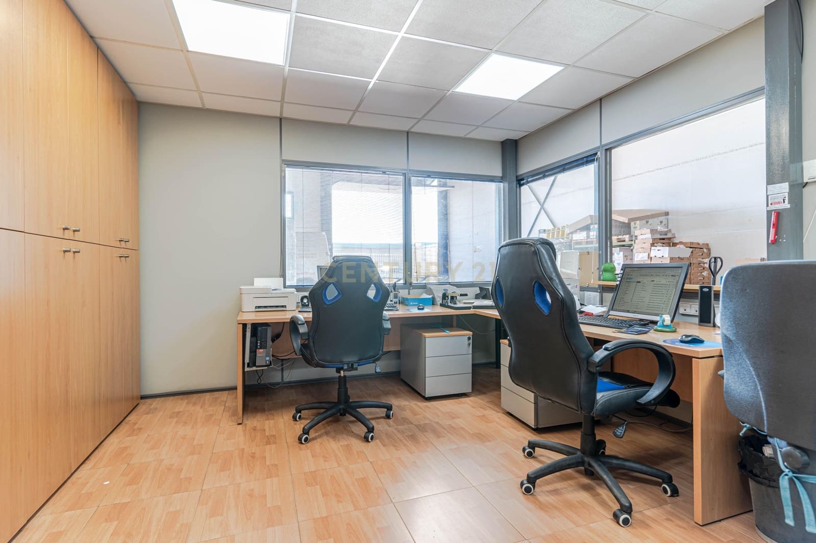 Commercial for sale in Almeria city - € 725,000 (Ref: 9289827)