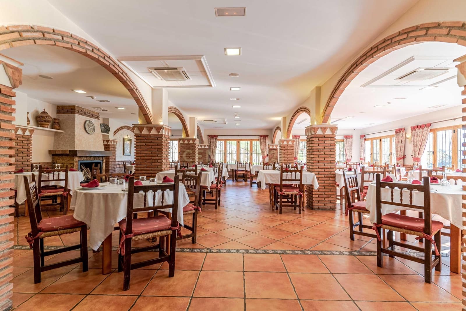 Hotel til salg i Guejar Sierra - € 1.500.000 (Ref: 9289829)