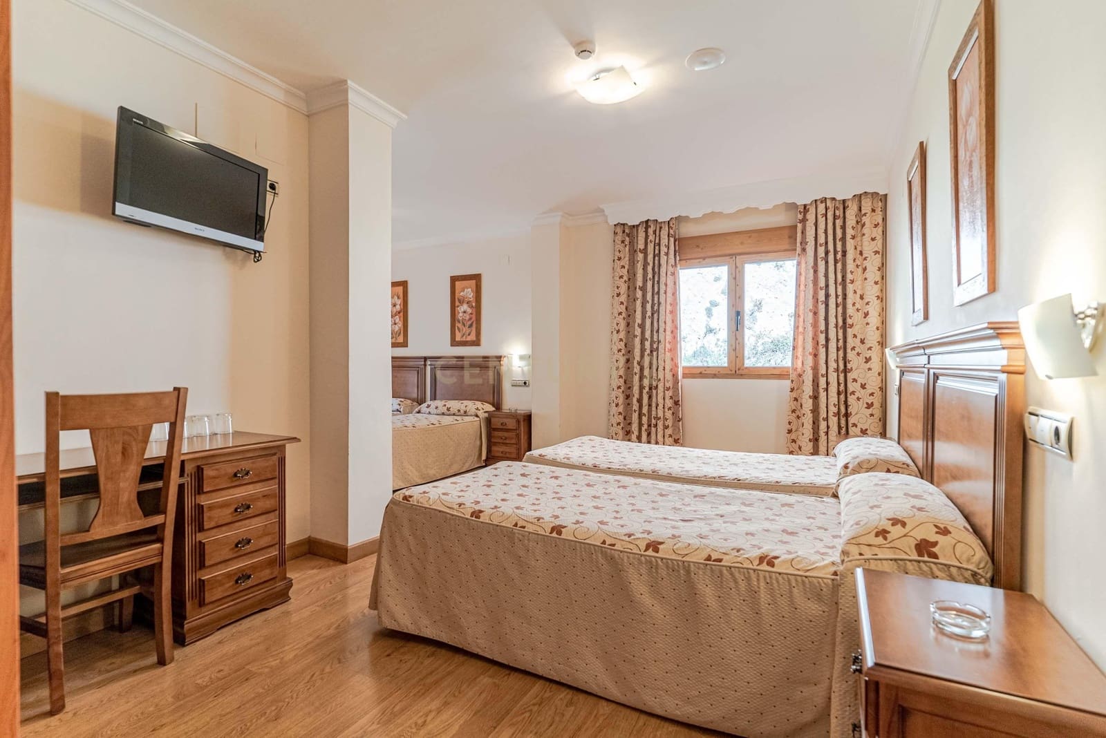 Hotel til salg i Guejar Sierra - € 1.500.000 (Ref: 9289829)