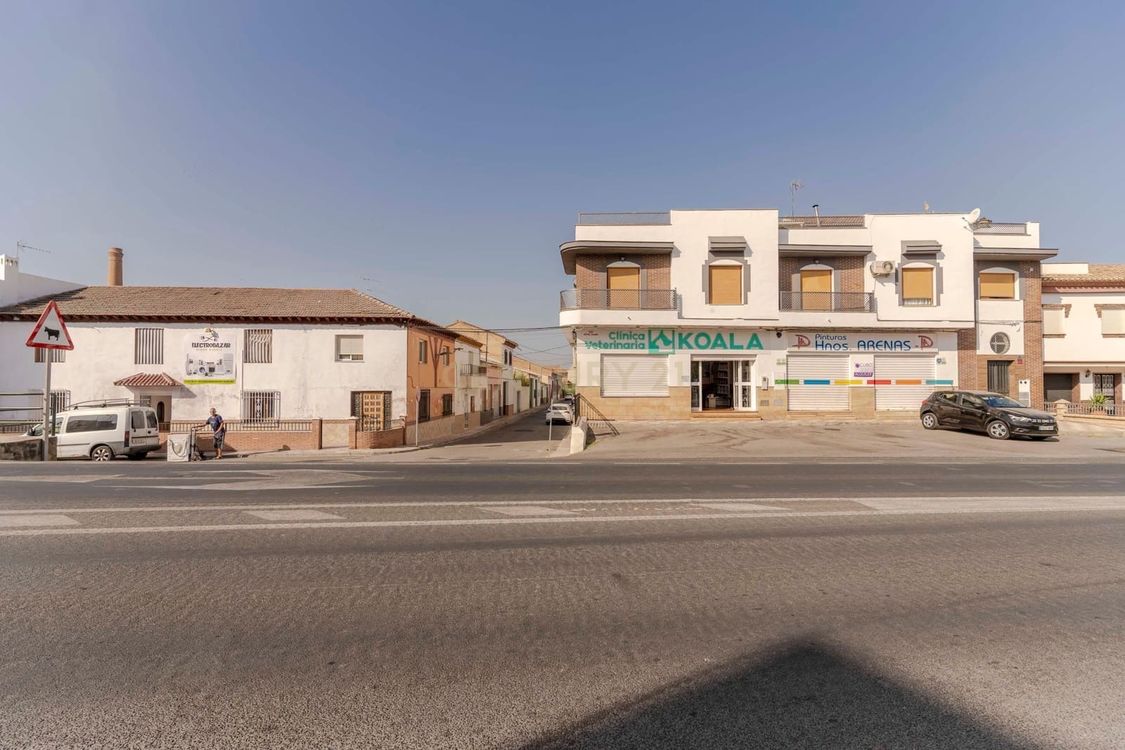 Garage til salg i Pinos Puente - € 210.000 (Ref: 9289832)