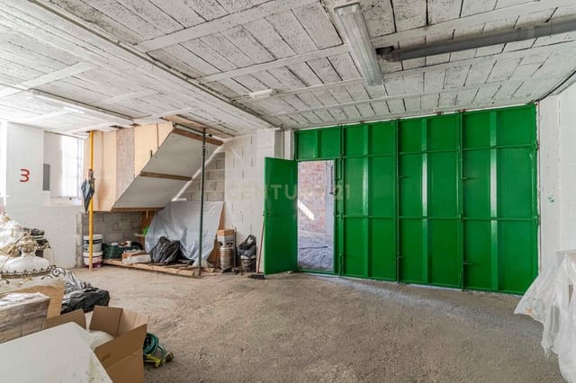 Garage til salg i Pinos Puente - € 210.000 (Ref: 9289832)