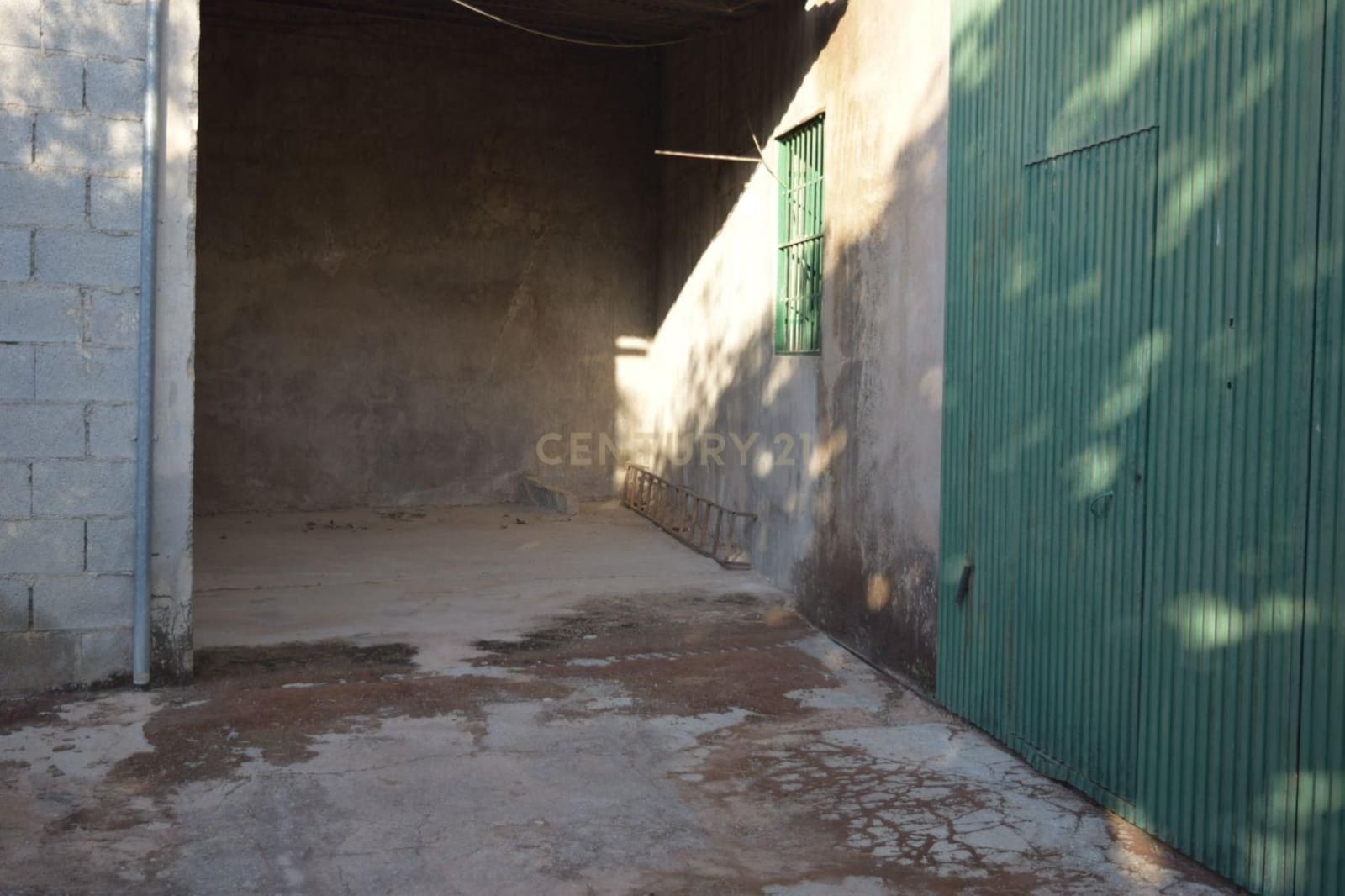 Commercieel te koop in Pinos Puente - € 92.000 (Ref: 9289839)