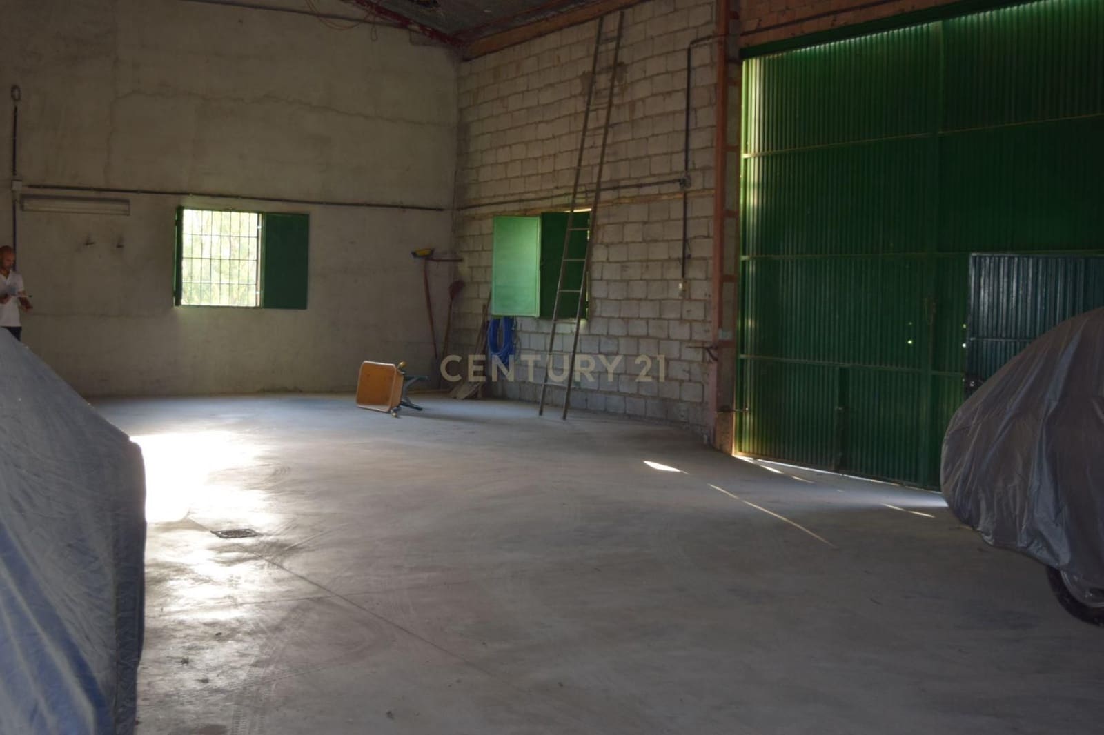 Commercieel te koop in Pinos Puente - € 92.000 (Ref: 9289839)