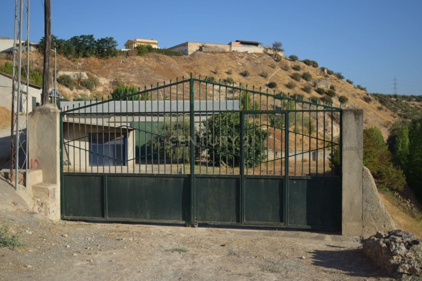 Commercieel te koop in Pinos Puente - € 92.000 (Ref: 9289839)