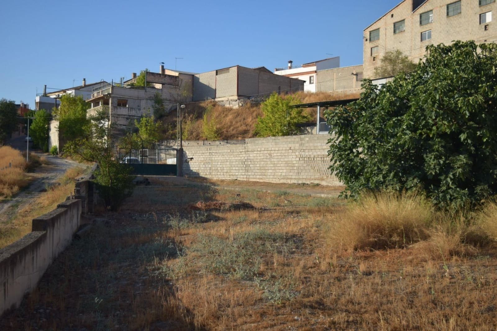 Commercieel te koop in Pinos Puente - € 92.000 (Ref: 9289839)