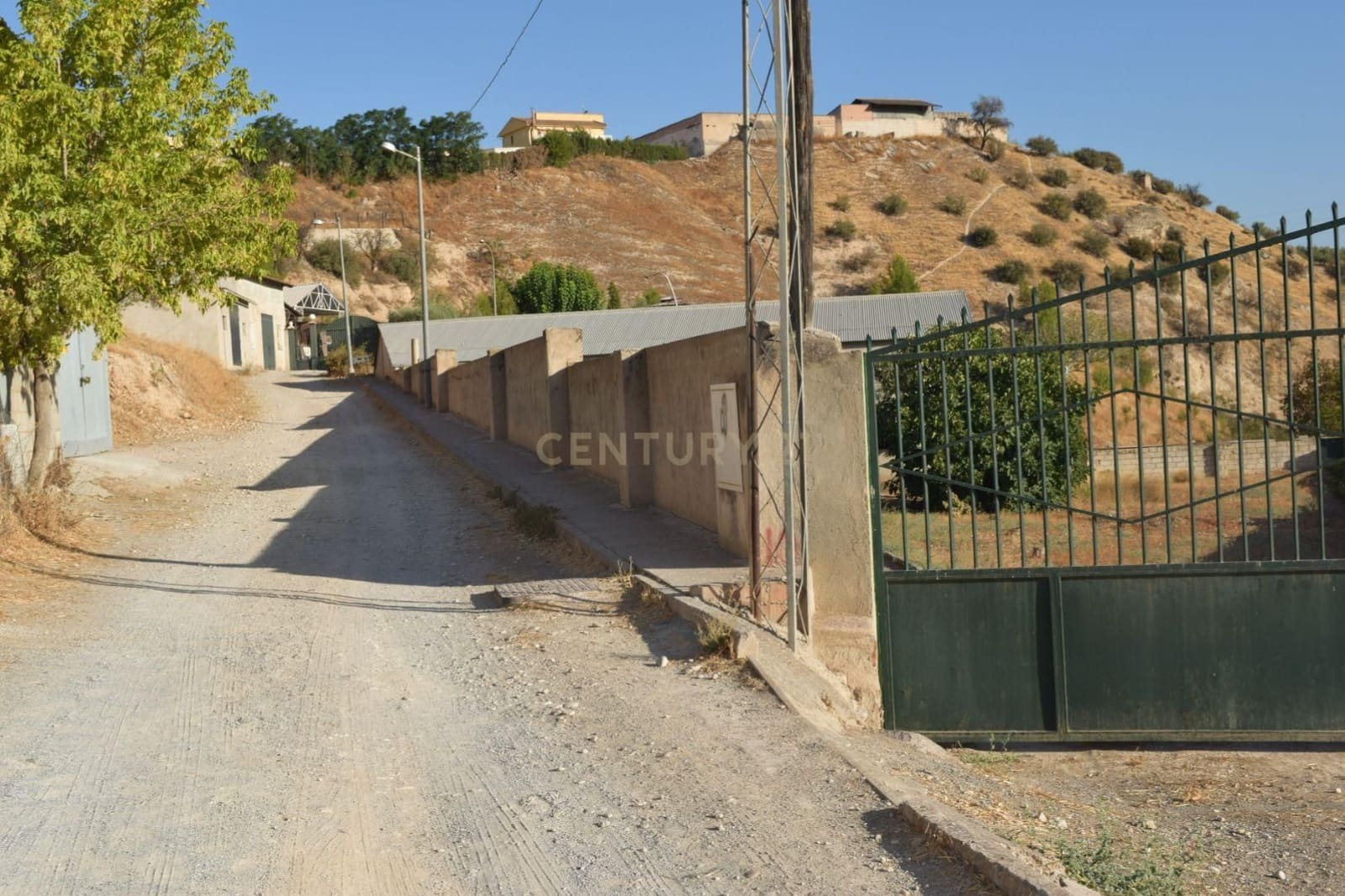 Commercieel te koop in Pinos Puente - € 92.000 (Ref: 9289839)