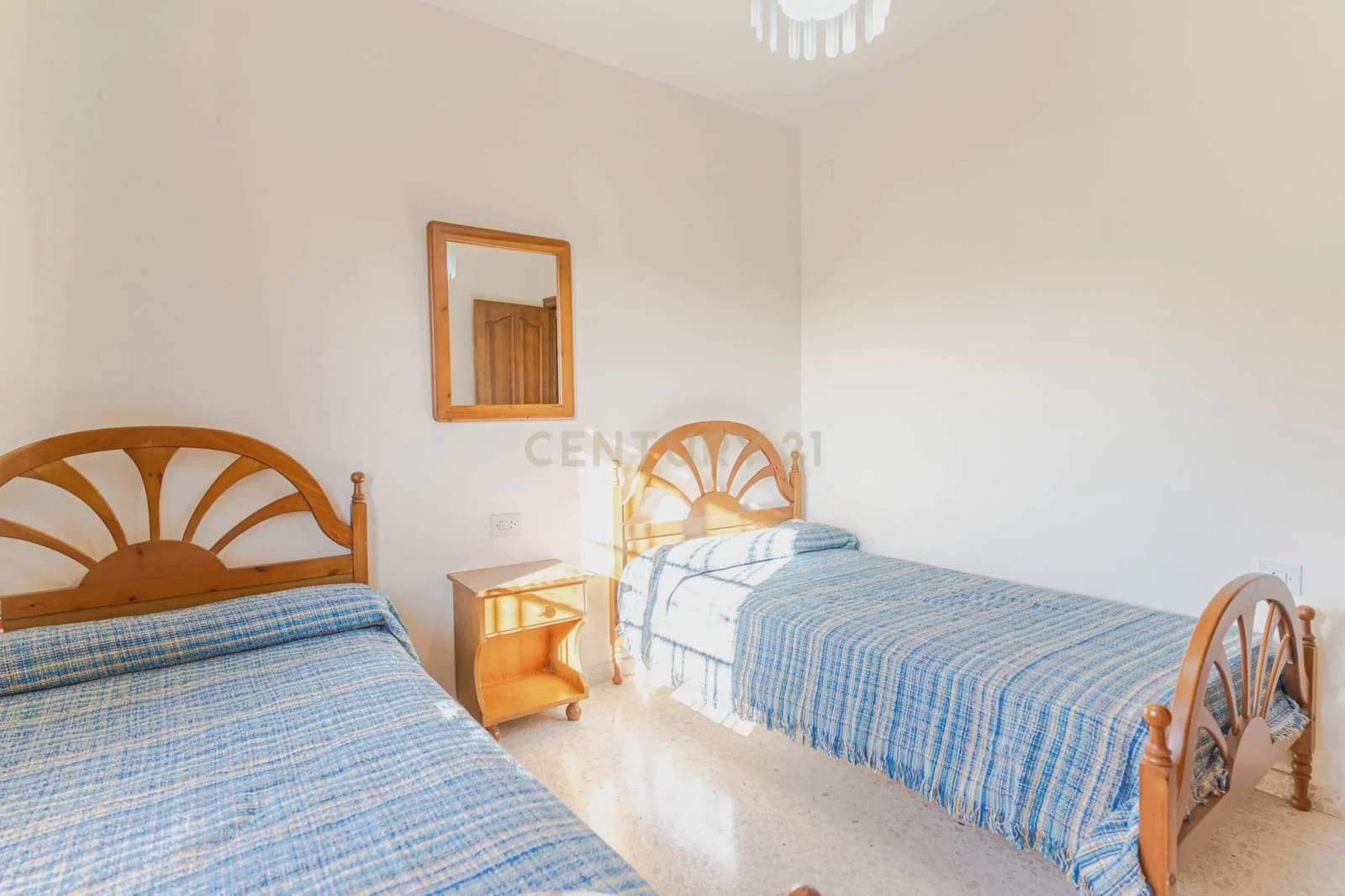 4 soveværelse Villa til salg i Moclin med swimmingpool - € 185.000 (Ref: 9289842)