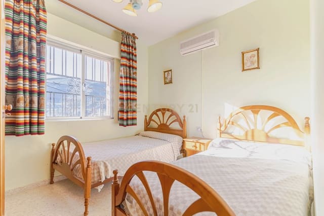 4 soveværelse Villa til salg i Moclín med swimmingpool - € 185.000 (Ref: 9289842)