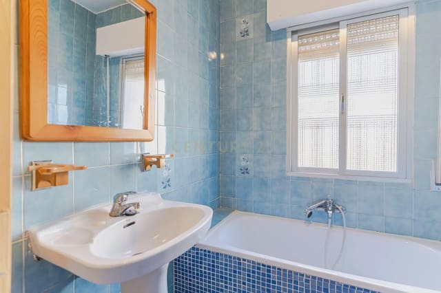 4 soveværelse Villa til salg i Moclín med swimmingpool - € 185.000 (Ref: 9289842)