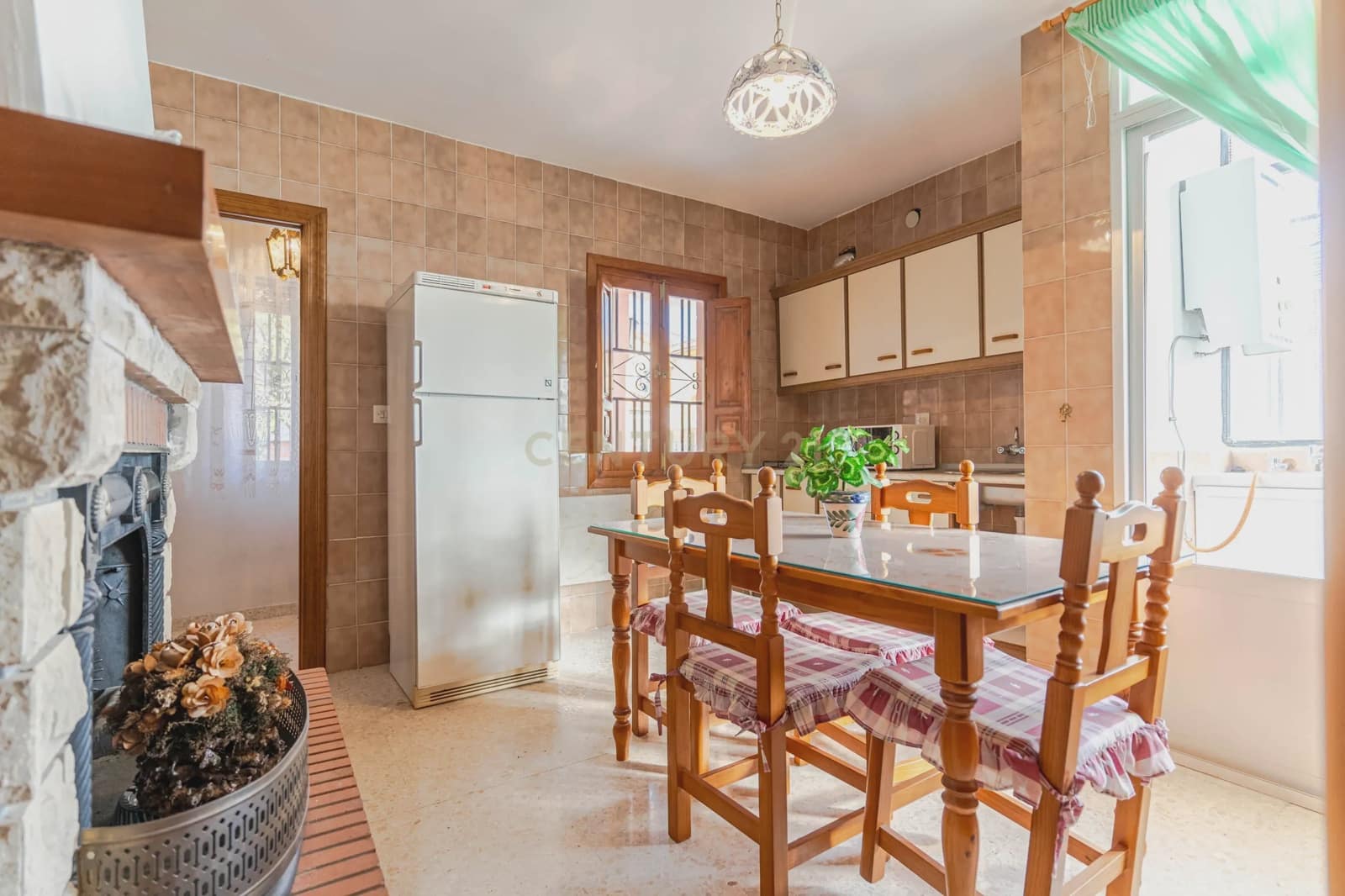 4 soveværelse Villa til salg i Moclin med swimmingpool - € 185.000 (Ref: 9289842)