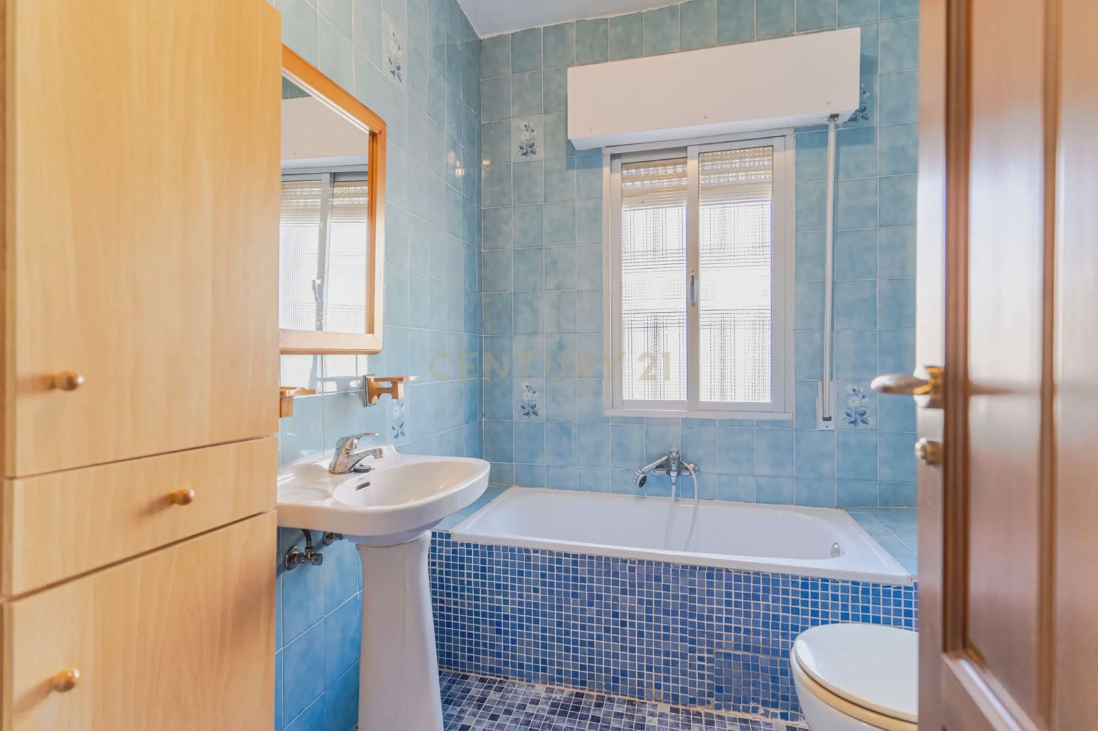 4 soveværelse Villa til salg i Moclin med swimmingpool - € 185.000 (Ref: 9289842)