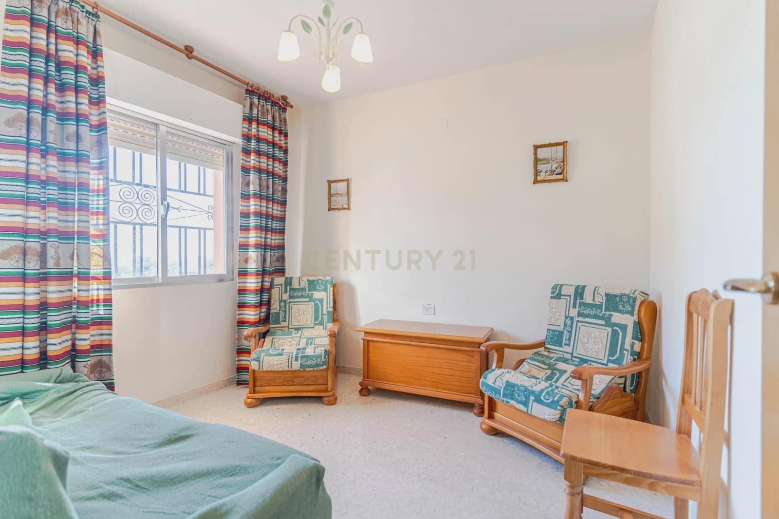 4 soveværelse Villa til salg i Moclin med swimmingpool - € 185.000 (Ref: 9289842)