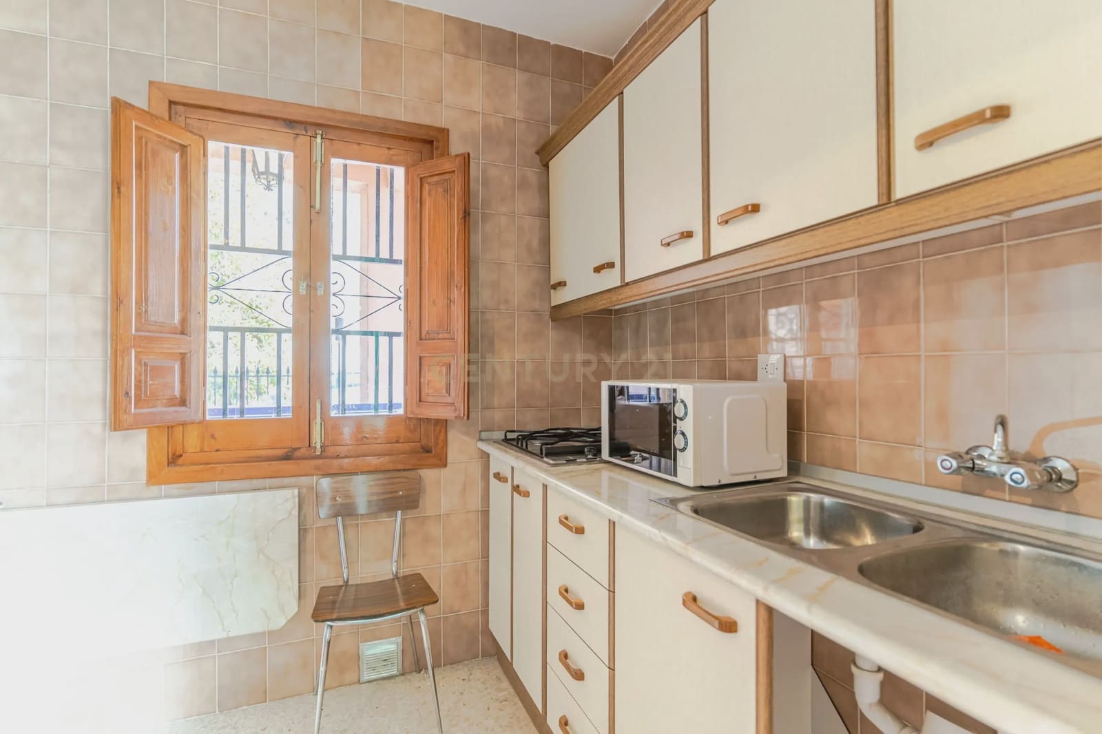 4 soveværelse Villa til salg i Moclin med swimmingpool - € 185.000 (Ref: 9289842)