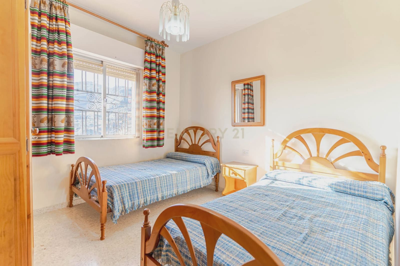 4 soveværelse Villa til salg i Moclin med swimmingpool - € 185.000 (Ref: 9289842)