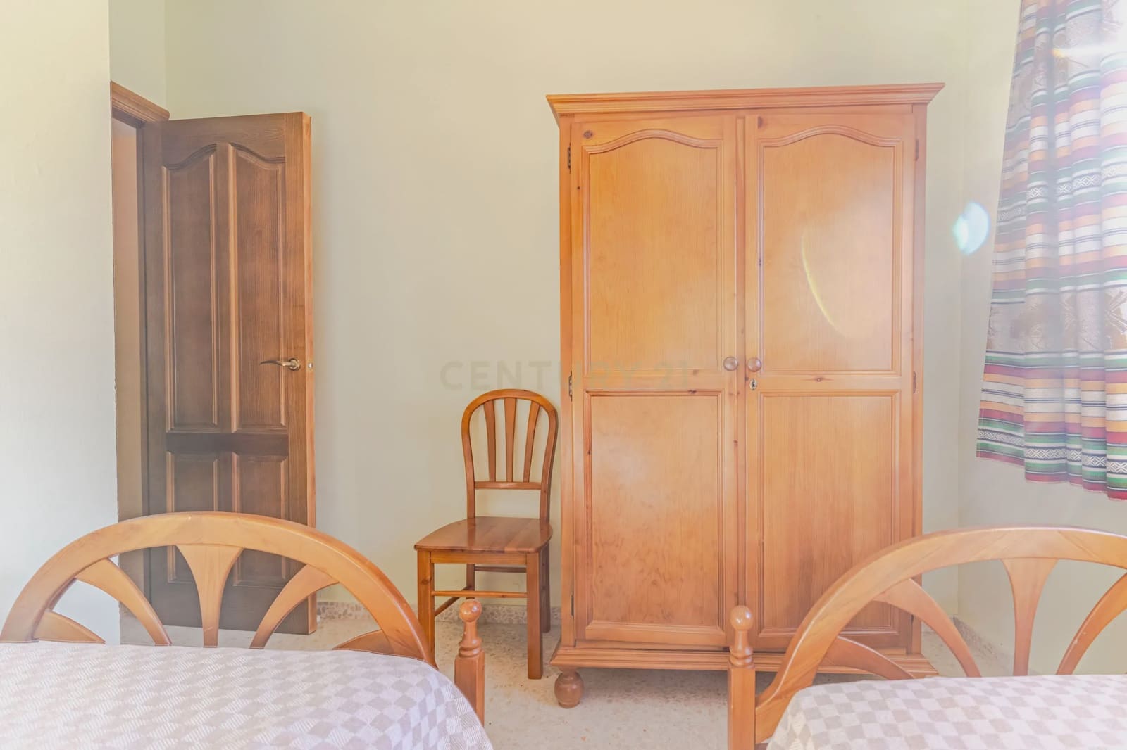 4 soveværelse Villa til salg i Moclin med swimmingpool - € 185.000 (Ref: 9289842)