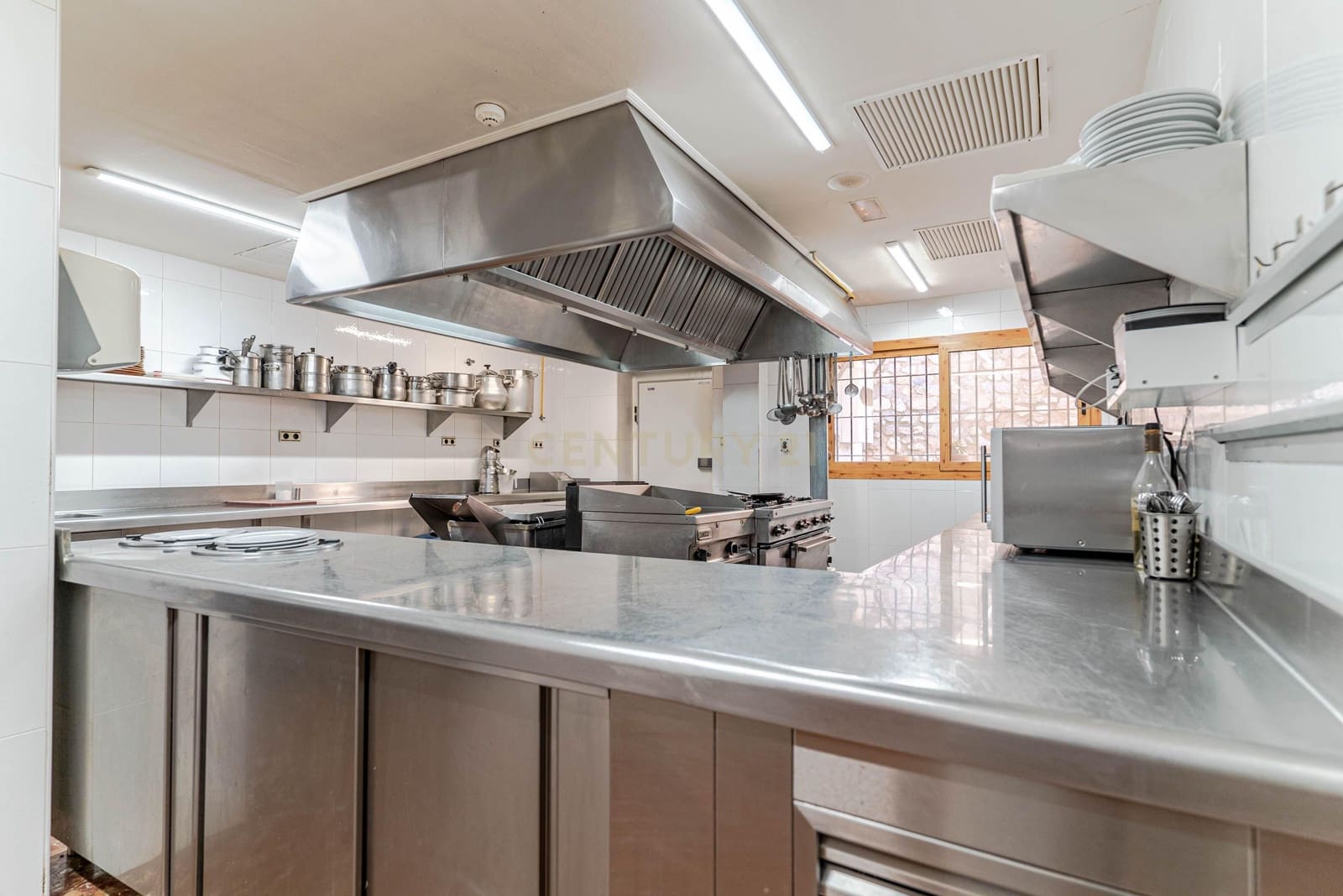 Hotel na sprzedaż w Guejar Sierra - 1 500 000 € (Ref: 9289846)