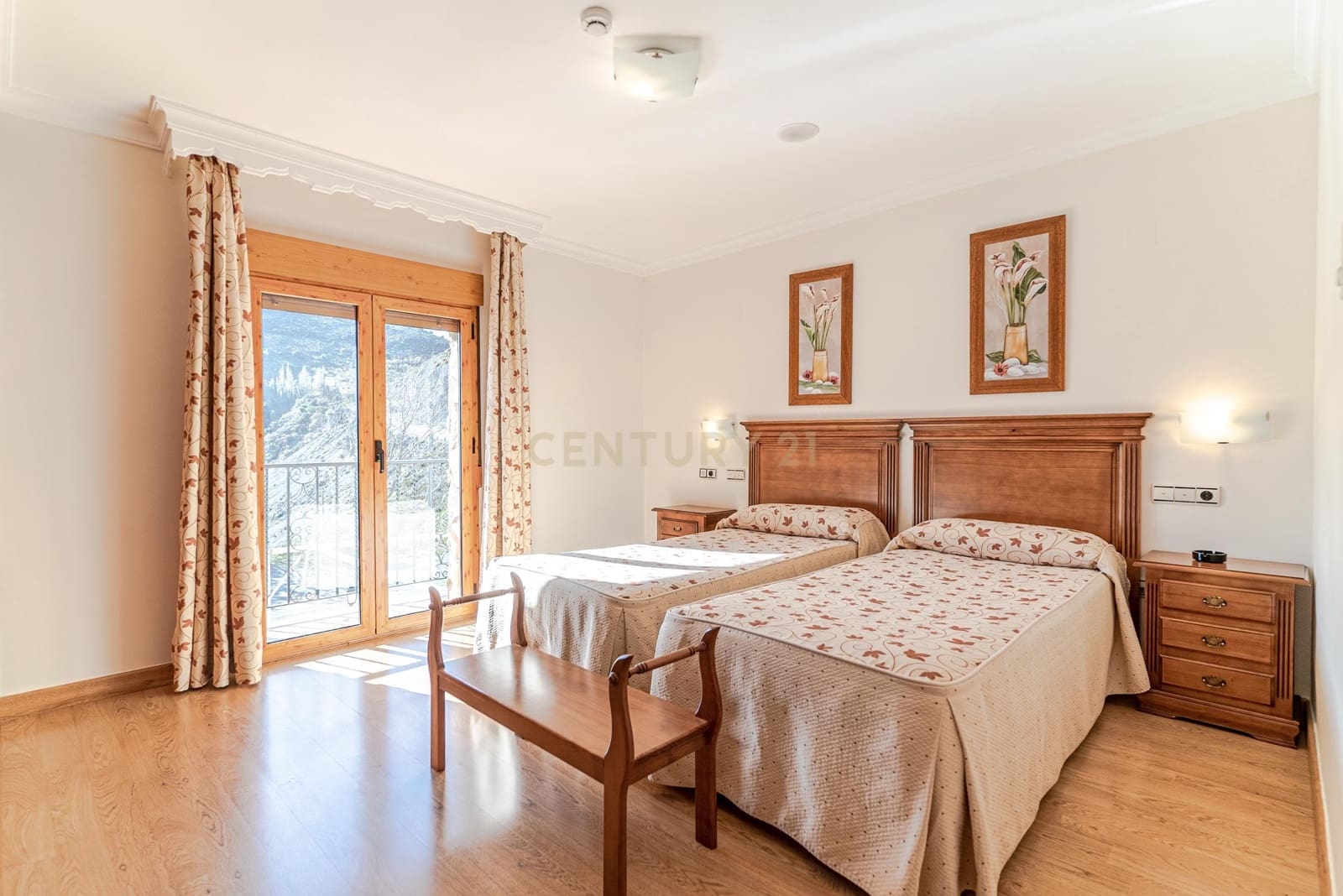 Hotel na sprzedaż w Guejar Sierra - 1 500 000 € (Ref: 9289846)