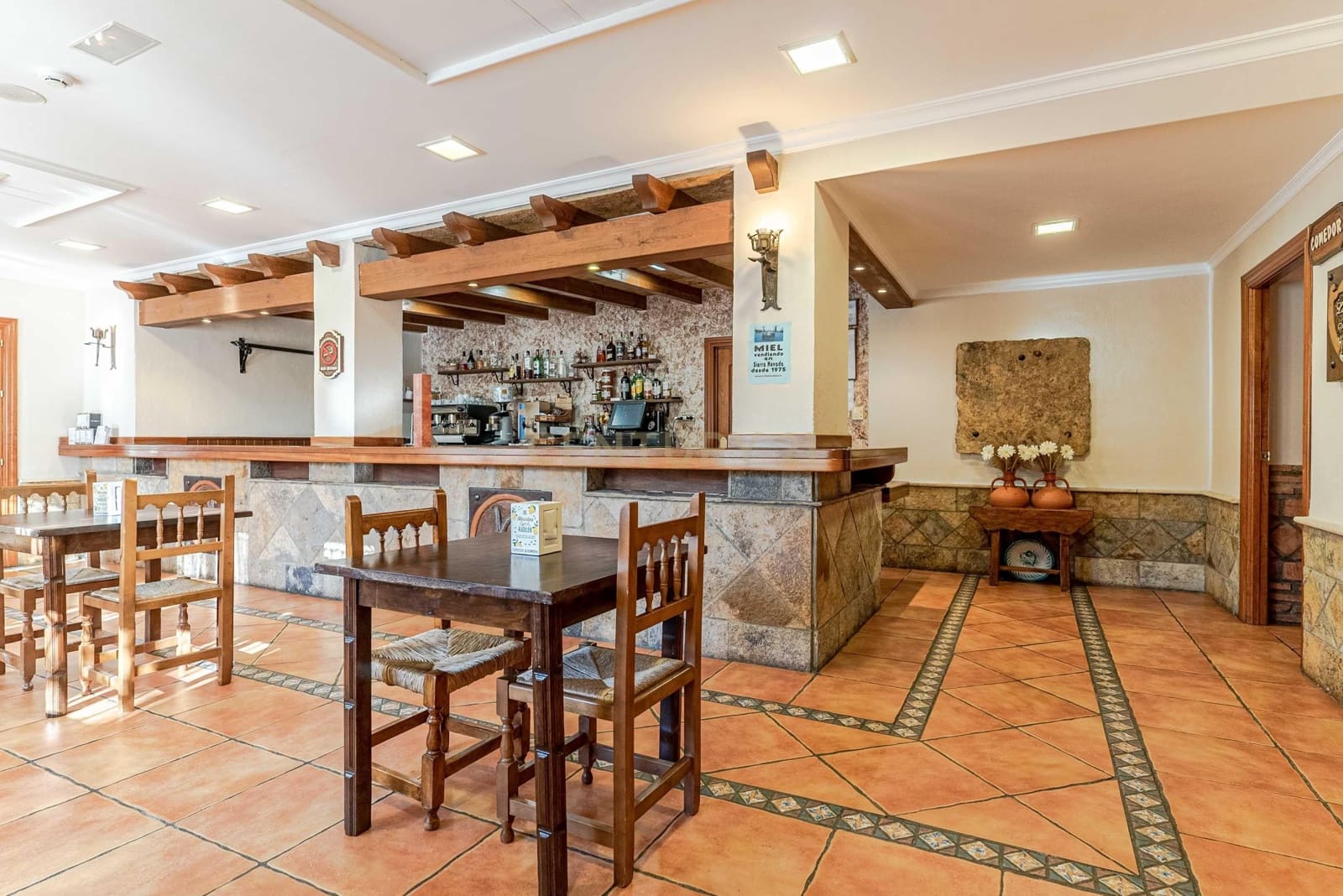 Hotel na sprzedaż w Guejar Sierra - 1 500 000 € (Ref: 9289846)