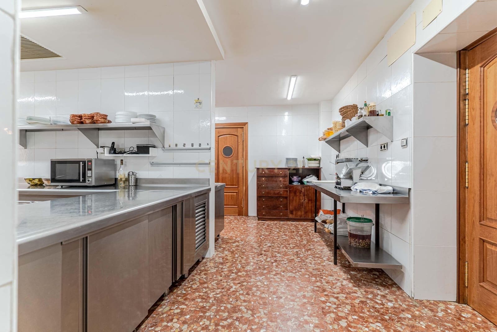 Hotel na sprzedaż w Guejar Sierra - 1 500 000 € (Ref: 9289846)