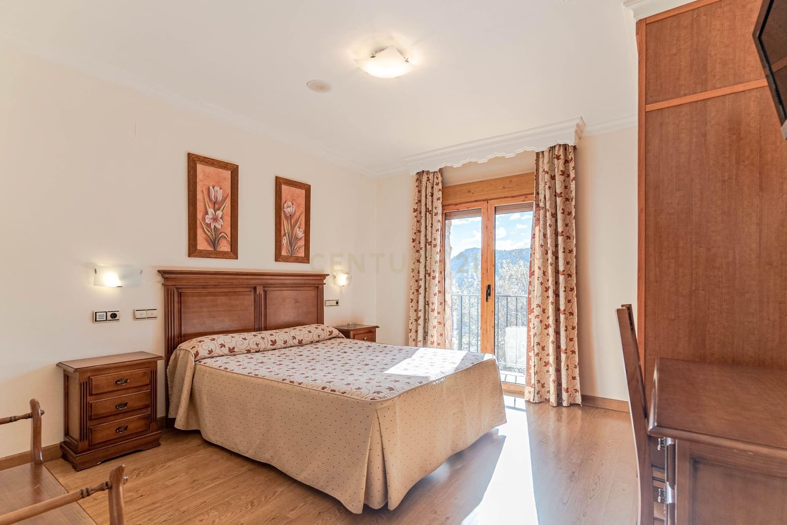 Hotel na sprzedaż w Guejar Sierra - 1 500 000 € (Ref: 9289846)