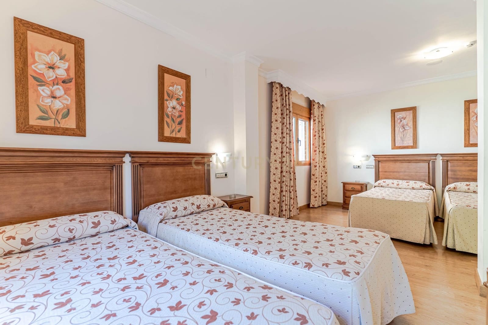 Hotel na sprzedaż w Guejar Sierra - 1 500 000 € (Ref: 9289846)