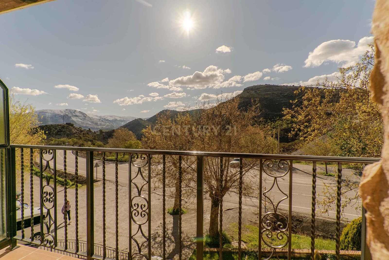 Hotel na sprzedaż w Guejar Sierra - 1 500 000 € (Ref: 9289846)