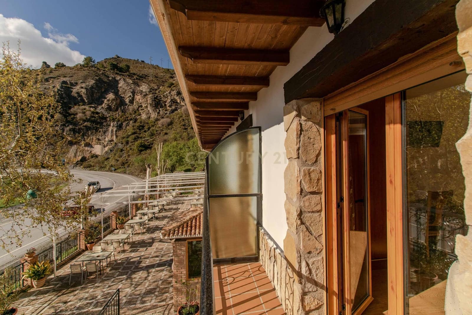 Hotel na sprzedaż w Guejar Sierra - 1 500 000 € (Ref: 9289846)