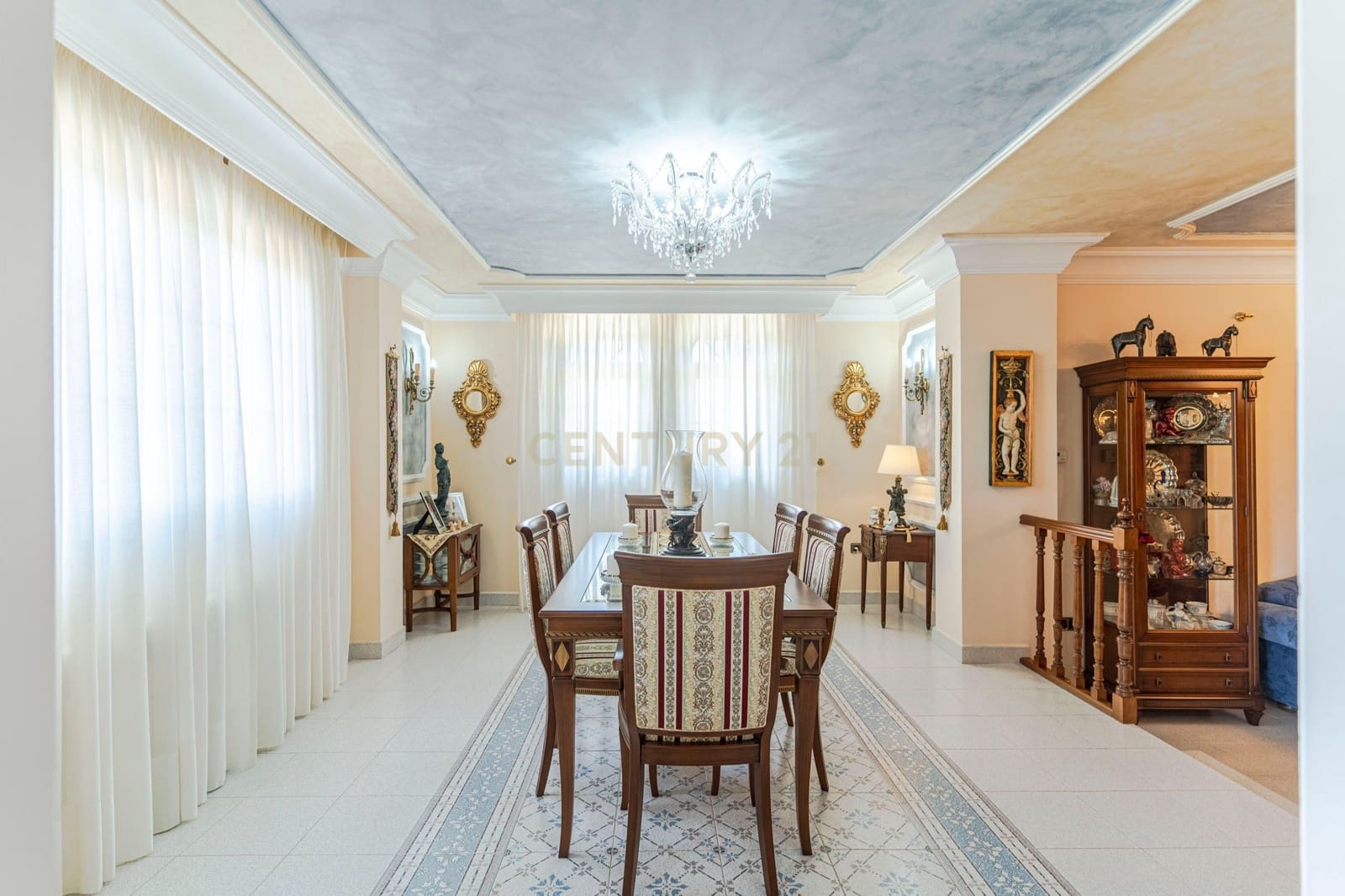 7 sovrum Villa till salu i Gojar med garage - 660 000 € (Ref: 9289847)