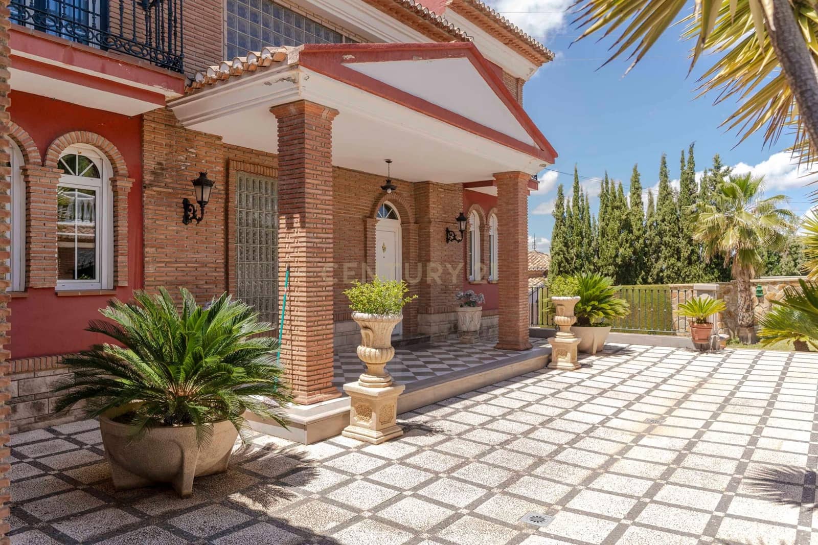 7 sovrum Villa till salu i Gojar med garage - 660 000 € (Ref: 9289847)