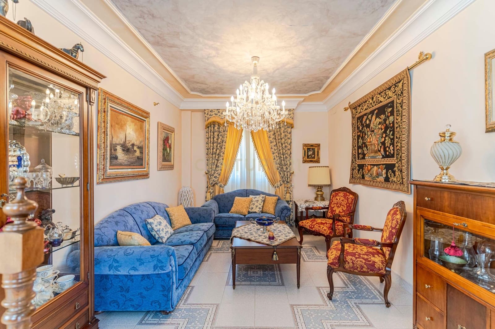 7 sovrum Villa till salu i Gojar med garage - 660 000 € (Ref: 9289847)