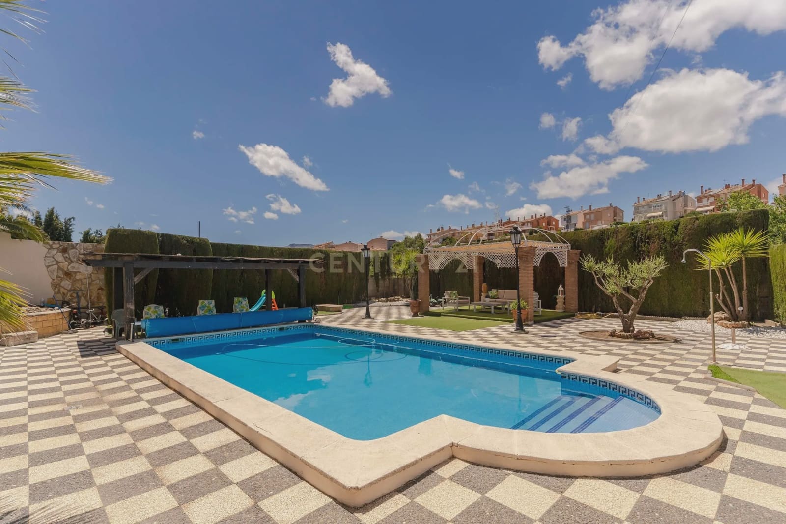 7 sovrum Villa till salu i Gojar med garage - 660 000 € (Ref: 9289847)