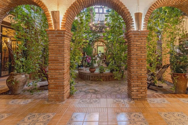 5 sovrum Finca/Hus på landet till salu i Huelma - 650 000 € (Ref: 9289849)