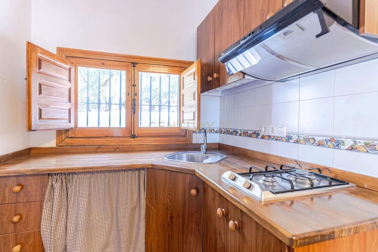 10 soverom Finca/Herregård til salgs i Itrabo med garasje - € 495 000 (Ref: 9289850)