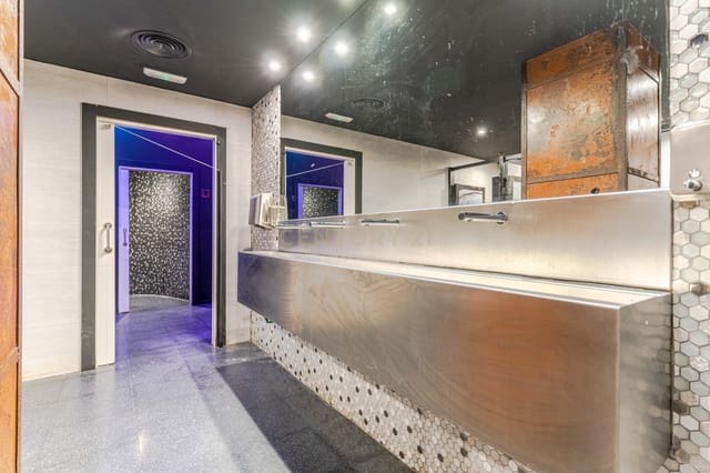 Erhverv til salg i San Matías - Realejo, Granada by - € 1.200.000 (Ref: 9293614)