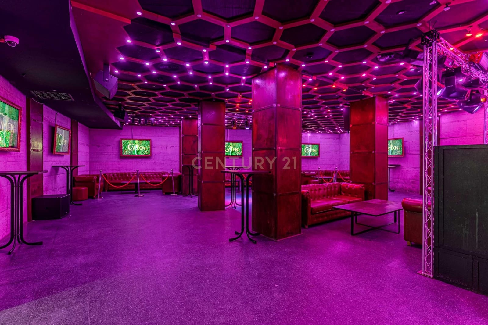 Erhverv til salg i Granada by - € 1.200.000 (Ref: 9293614)