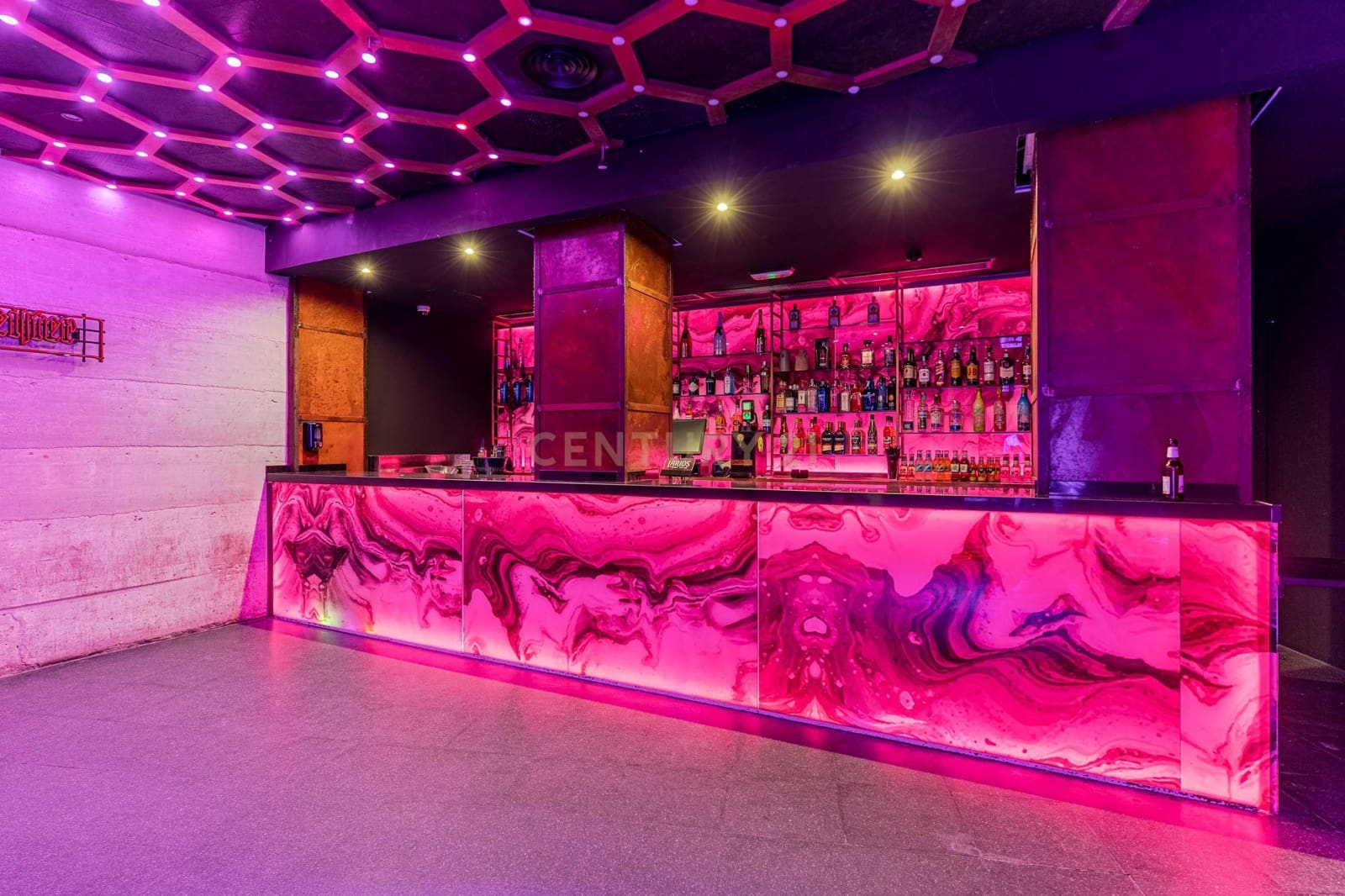 Erhverv til salg i Granada by - € 1.200.000 (Ref: 9293614)