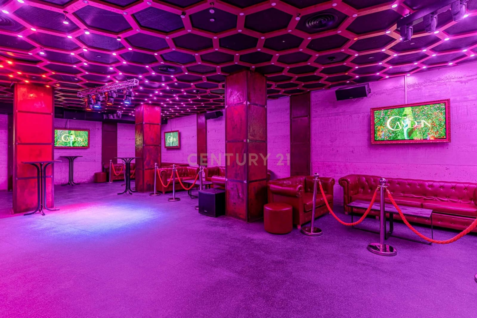 Erhverv til salg i Granada by - € 1.200.000 (Ref: 9293614)