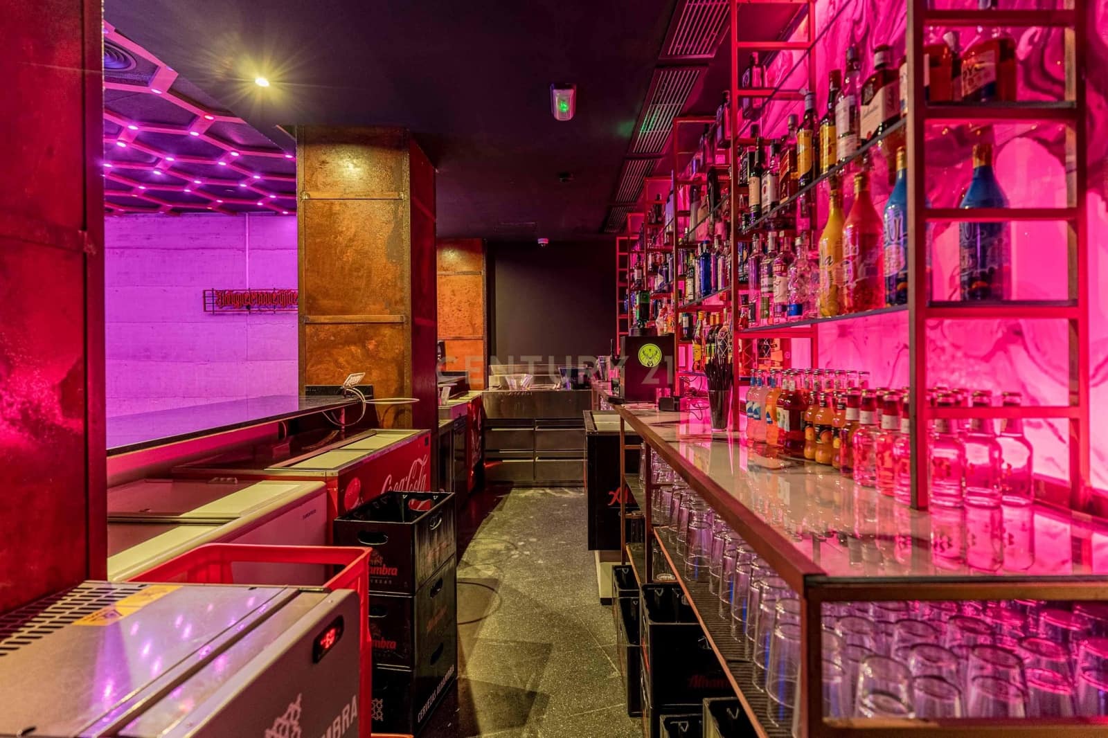 Erhverv til salg i Granada by - € 1.200.000 (Ref: 9293614)